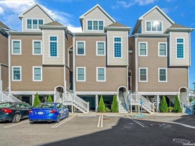 Condo for sale in East Rockaway
