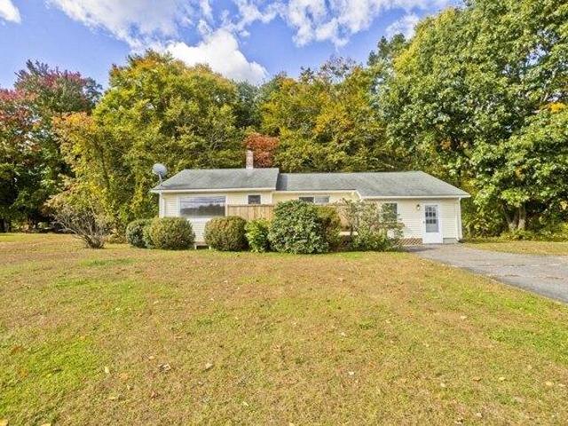 House for sale in Easthampton, Hampshire County