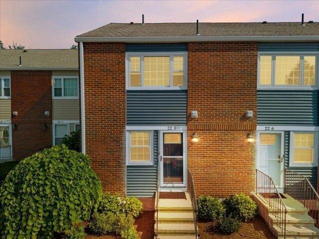 Condo for sale in Bristol, Massachusetts