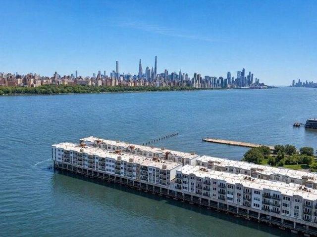 Condo for sale in Edgewater, New Jersey