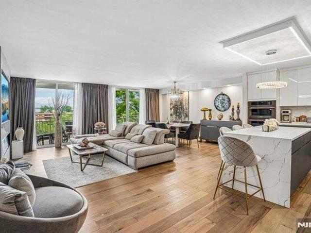 Condo for sale in Edgewater, New Jersey