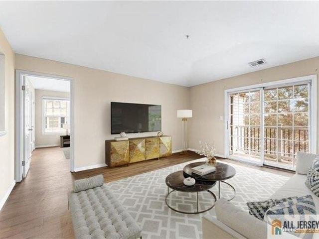 Condo for sale in Edison