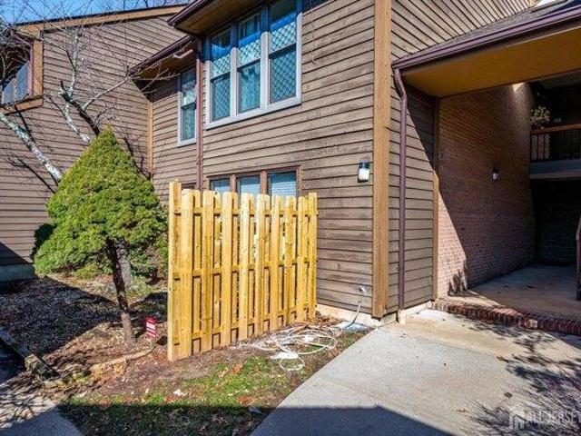 Condo for sale in Edison, New Jersey