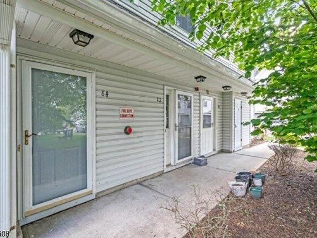 Condo for sale in Edison