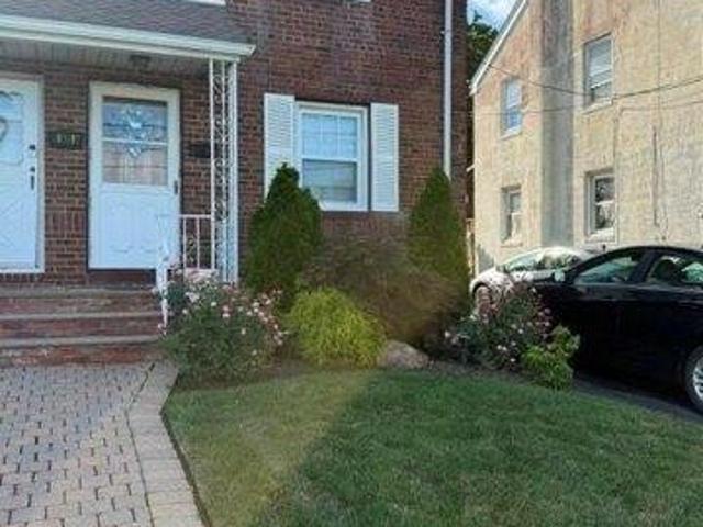 House for sale in Elizabeth, New Jersey