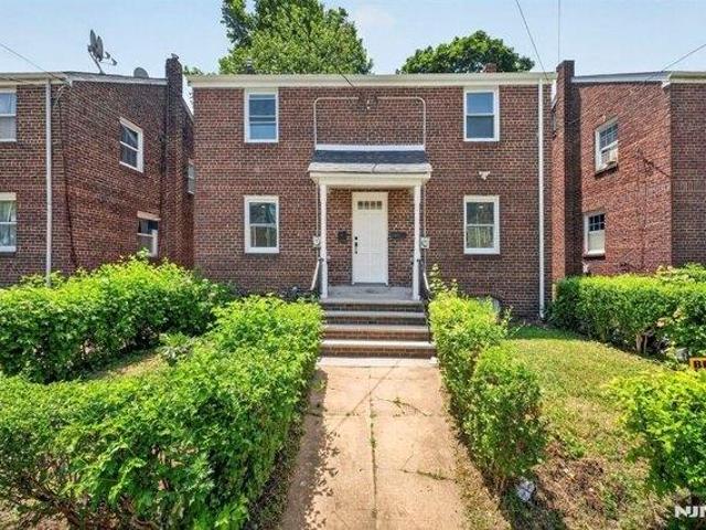 House for sale in Elizabeth, New Jersey