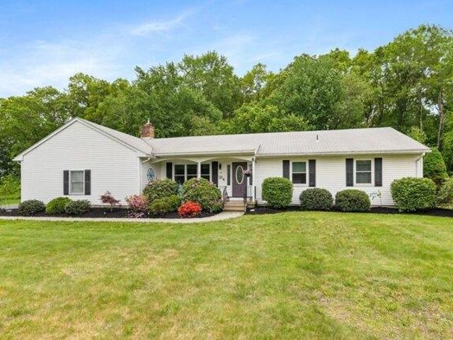 House for sale in Ellington