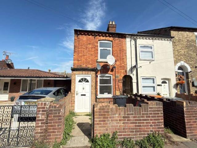 Cottage for sale in Cauldwell, Bedford