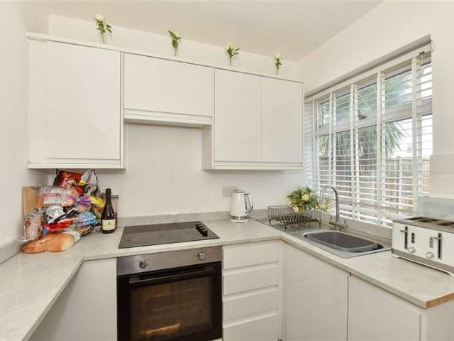Cottage for sale in The Bridge, Kent