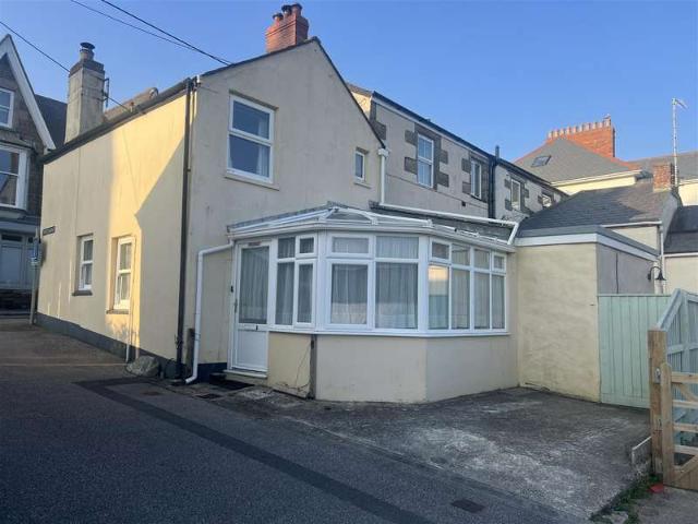 Cottage for sale in Marazion