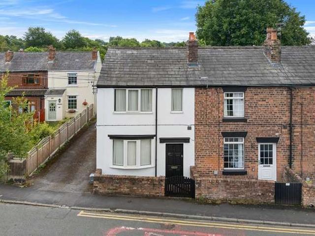 Cottage for sale in Roby Mill, Lancashire