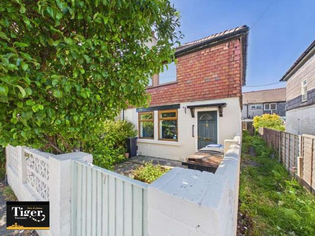 Cottage for sale in Hawes Side, Blackpool