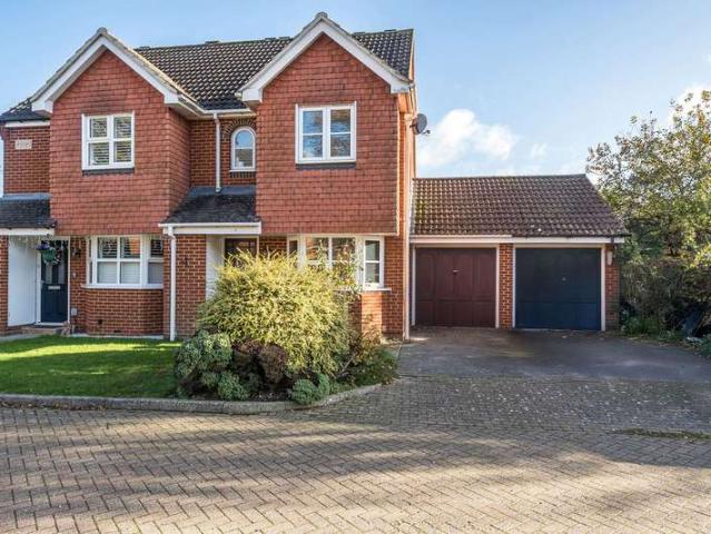 Cottage for sale in Hillview, Surrey
