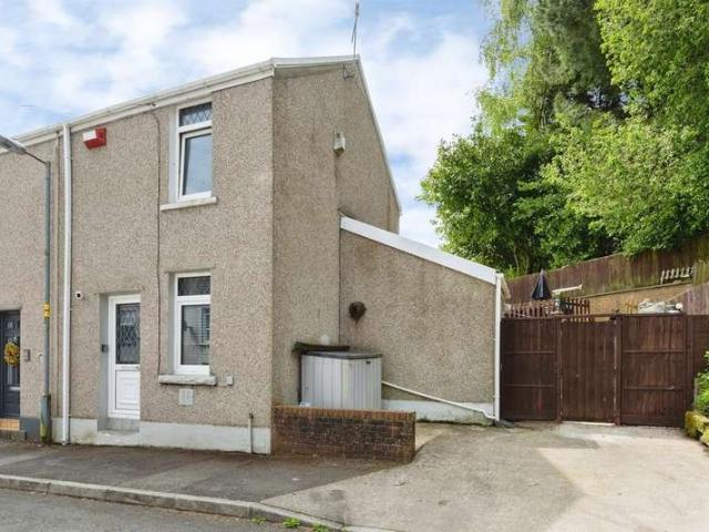 Cottage for sale in Nangreaves, Wales