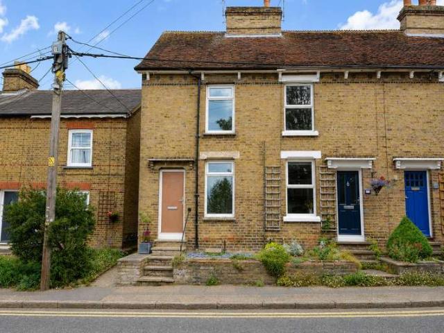 Cottage for rent in Chipping Hill, Essex