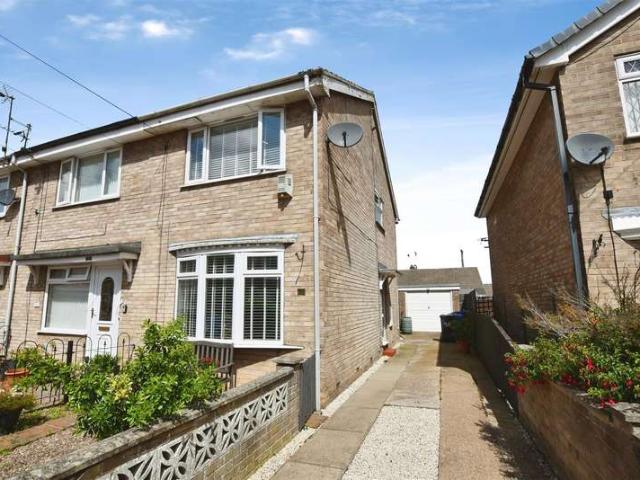 Cottage for sale in Orchard Park, Hull