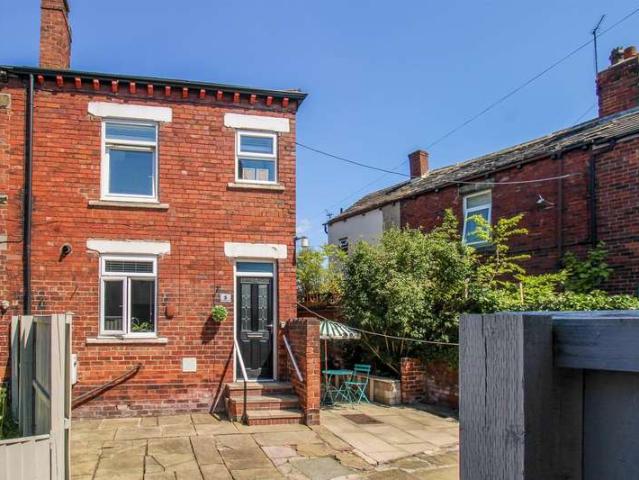 Cottage for sale in Ossett, West Yorkshire