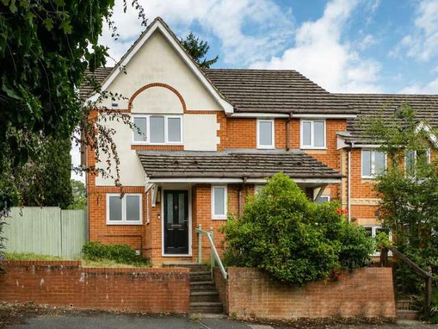 Cottage for sale in Wokingham