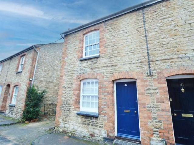 Cottage for sale in Olney