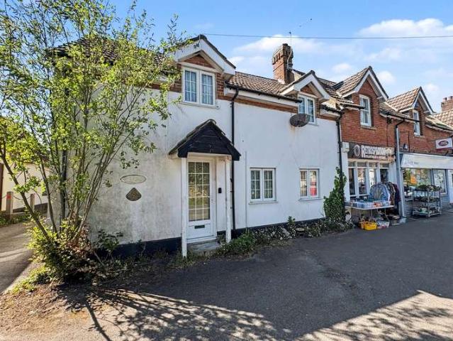 Cottage for sale in Wool