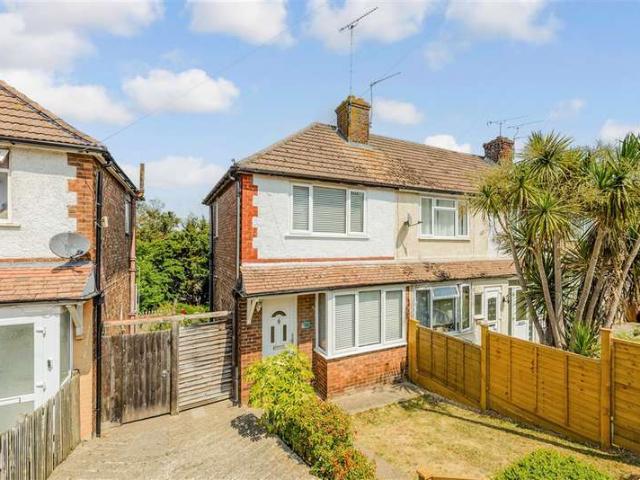 Cottage for sale in Strood