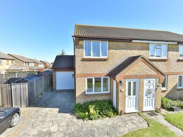 Cottage for sale in Upchurch, Oad Street