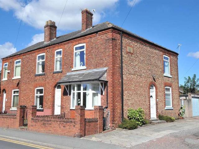 Cottage for sale in Lower Irlam, Salford