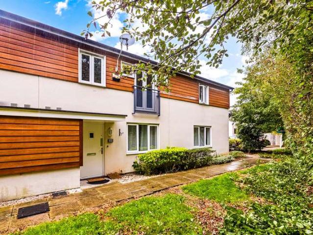 Cottage for sale in Bede Island, Leicester
