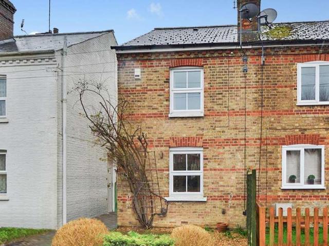 Cottage for sale in Slough