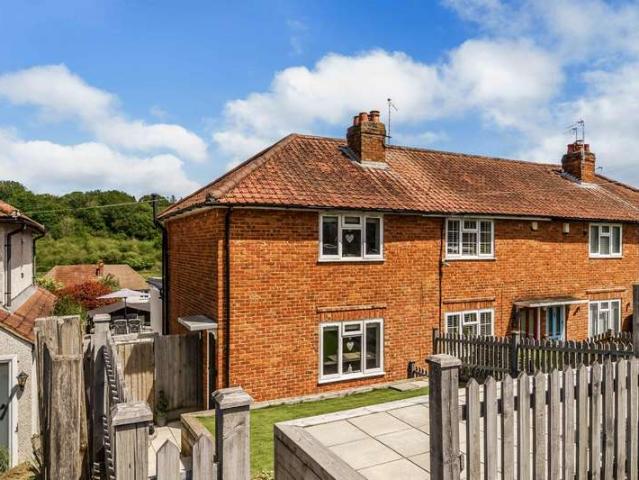 Cottage for sale in Red Hill, Surrey