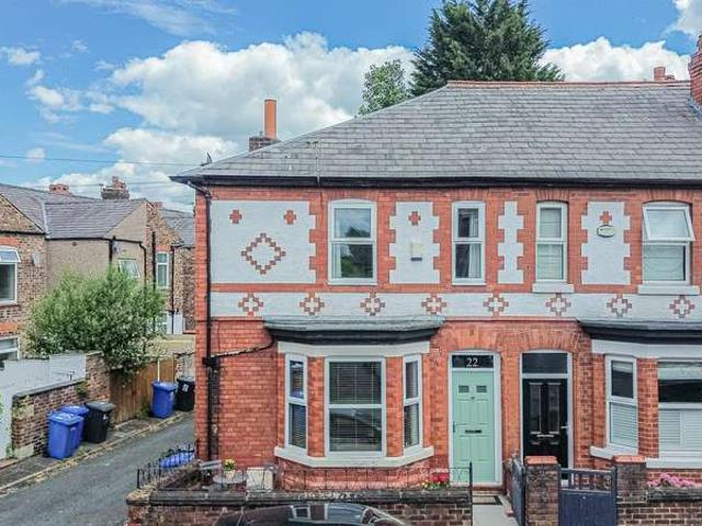 Cottage for sale in Stockton Heath, Warrington