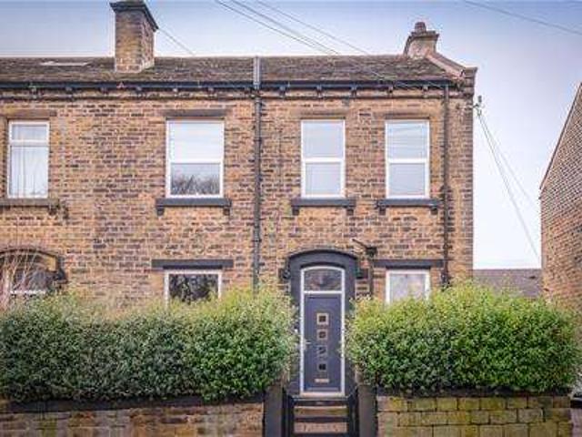 Terraced House for sale in Huddersfield, Quarmby