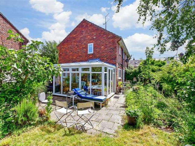Cottage for sale in Arundel, Arun