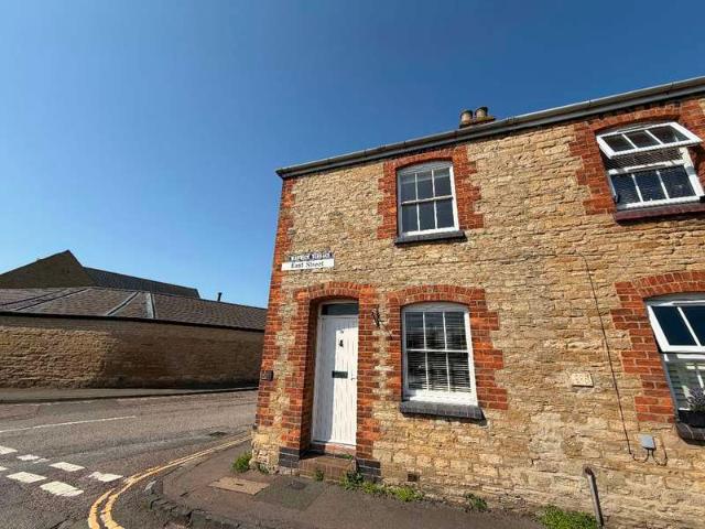 Cottage for sale in Olney