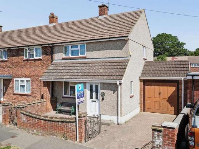 Cottage for sale in Wexham Court, Slough