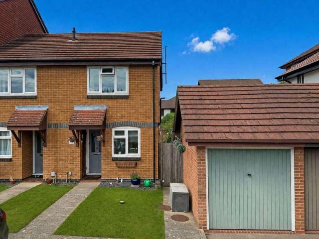 Cottage for sale in Red Hill, Surrey