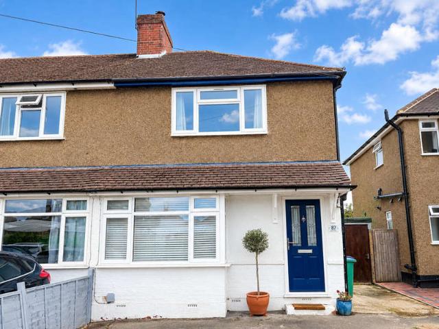 Cottage for sale in Kingswood, Watford