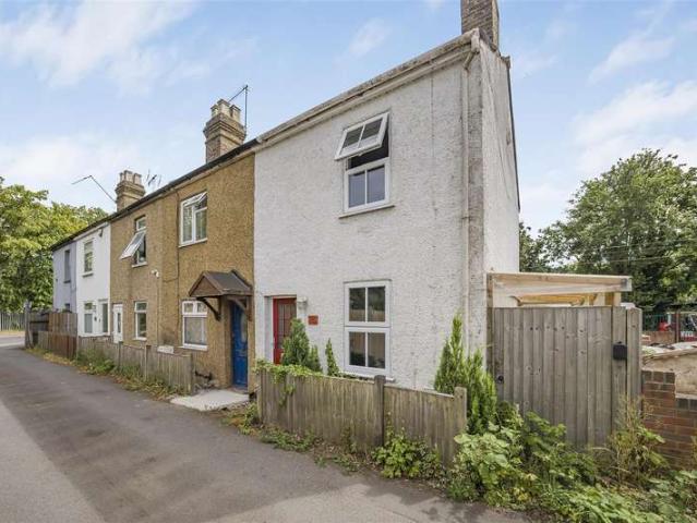 Terraced House for sale in Datchet
