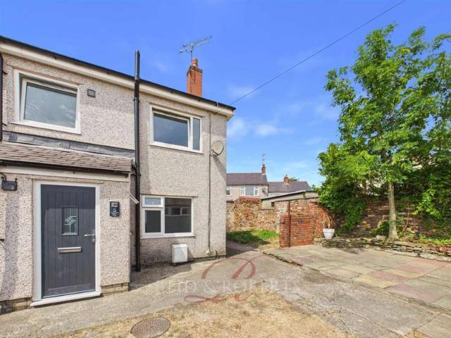 Cottage for sale in Penycae, Wales