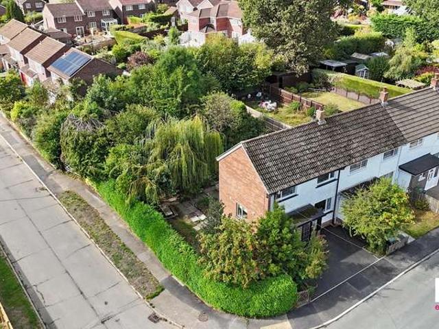 Cottage for sale in Llantilio Pertholey, Mardy