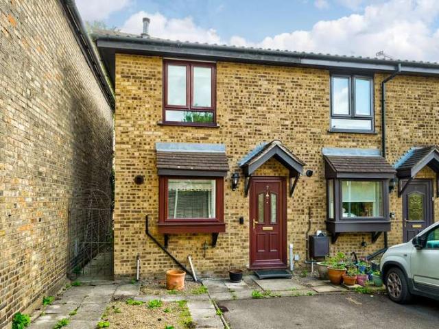 Cottage for rent in Wanstead, Greater London