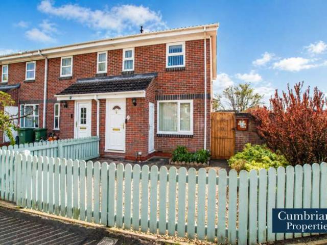 Cottage for sale in Fell Lane
