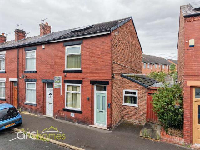 Cottage for sale in Westleigh, Wigan