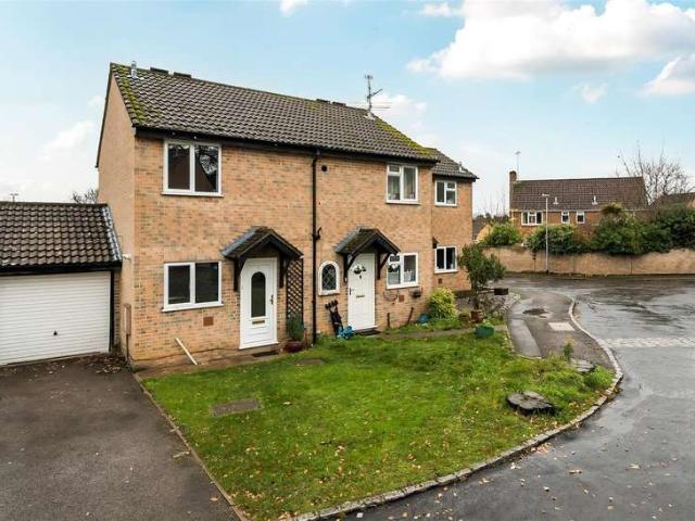 Cottage for sale in Emmbrook, Wokingham