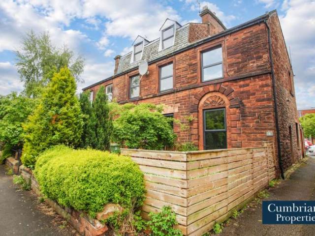 Cottage for sale in Fell Lane