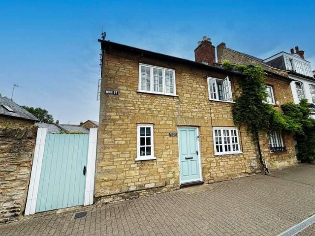 Cottage for sale in Olney