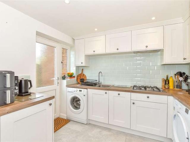 Cottage for sale in Midway, Kent