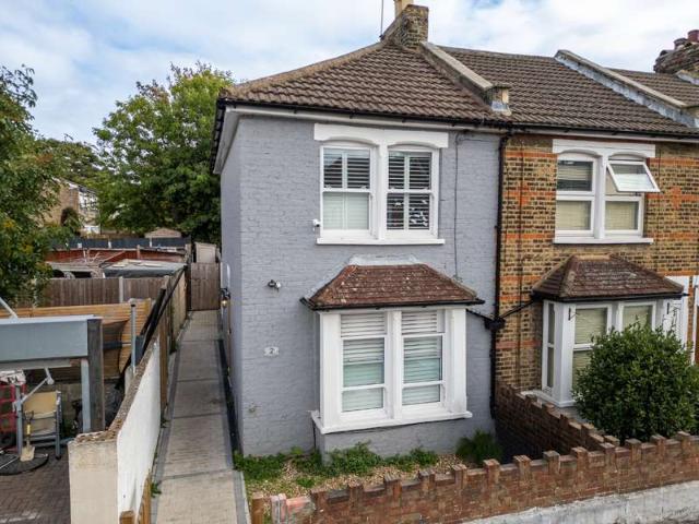 Cottage for sale in Gravesend, Gravesham