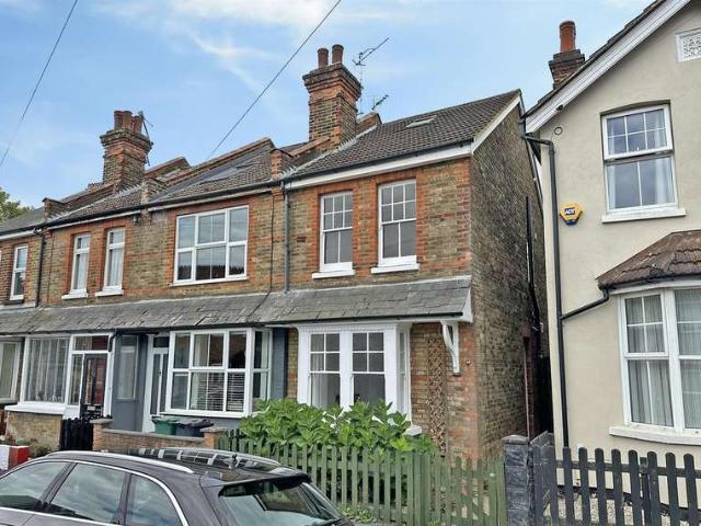 Cottage for sale in Red Hill, Surrey