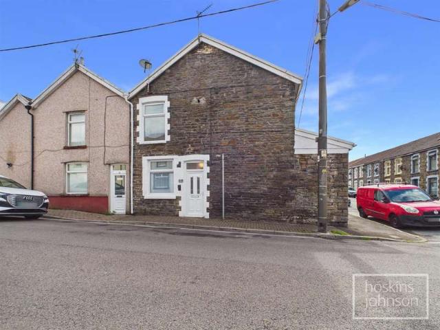 Cottage for sale in Pontypridd, Wales